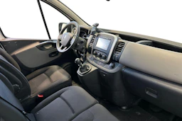 Valkoinen Renault Trafic 2016 kuva 12.