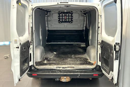 Valkoinen Renault Trafic 2016 kuva 13.