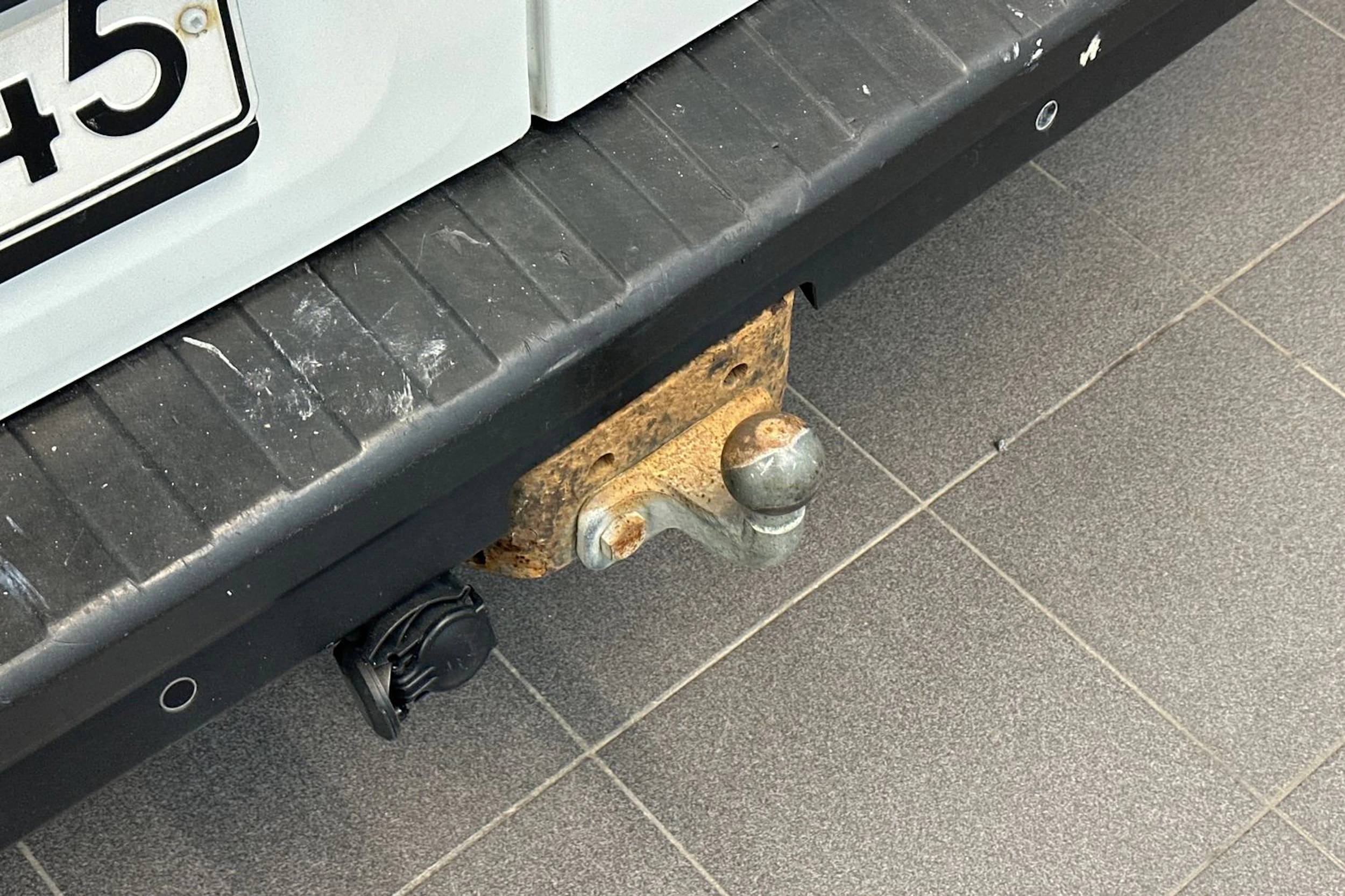 Valkoinen Renault Trafic 2016 kuva 16.