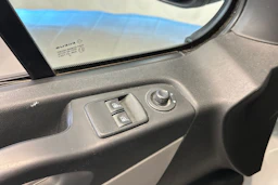 Valkoinen Renault Trafic 2016 kuva 17.