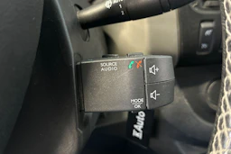 Valkoinen Renault Trafic 2016 kuva 22.