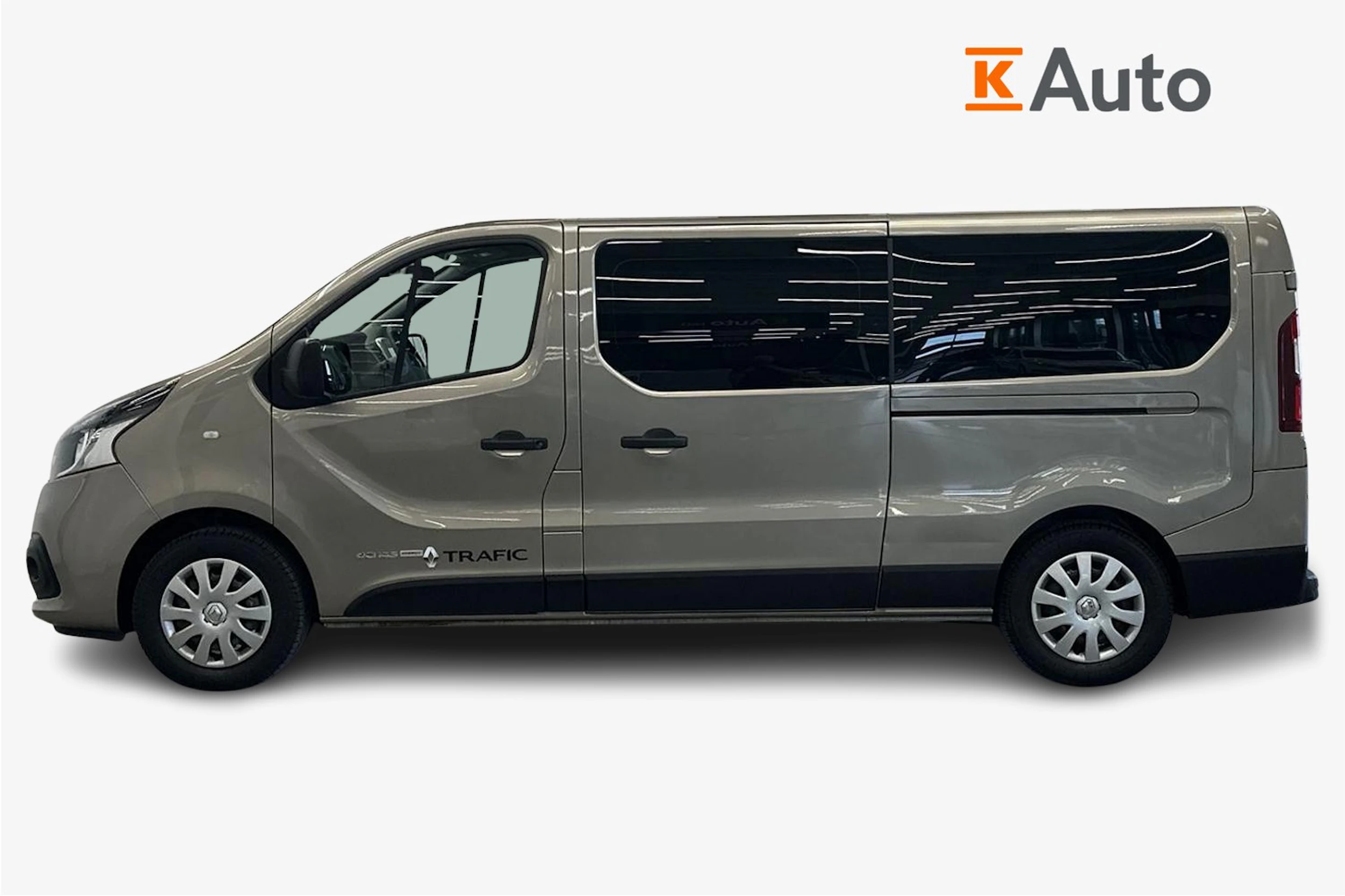 ruskea (beige) Renault Trafic 2016 kuva 5.