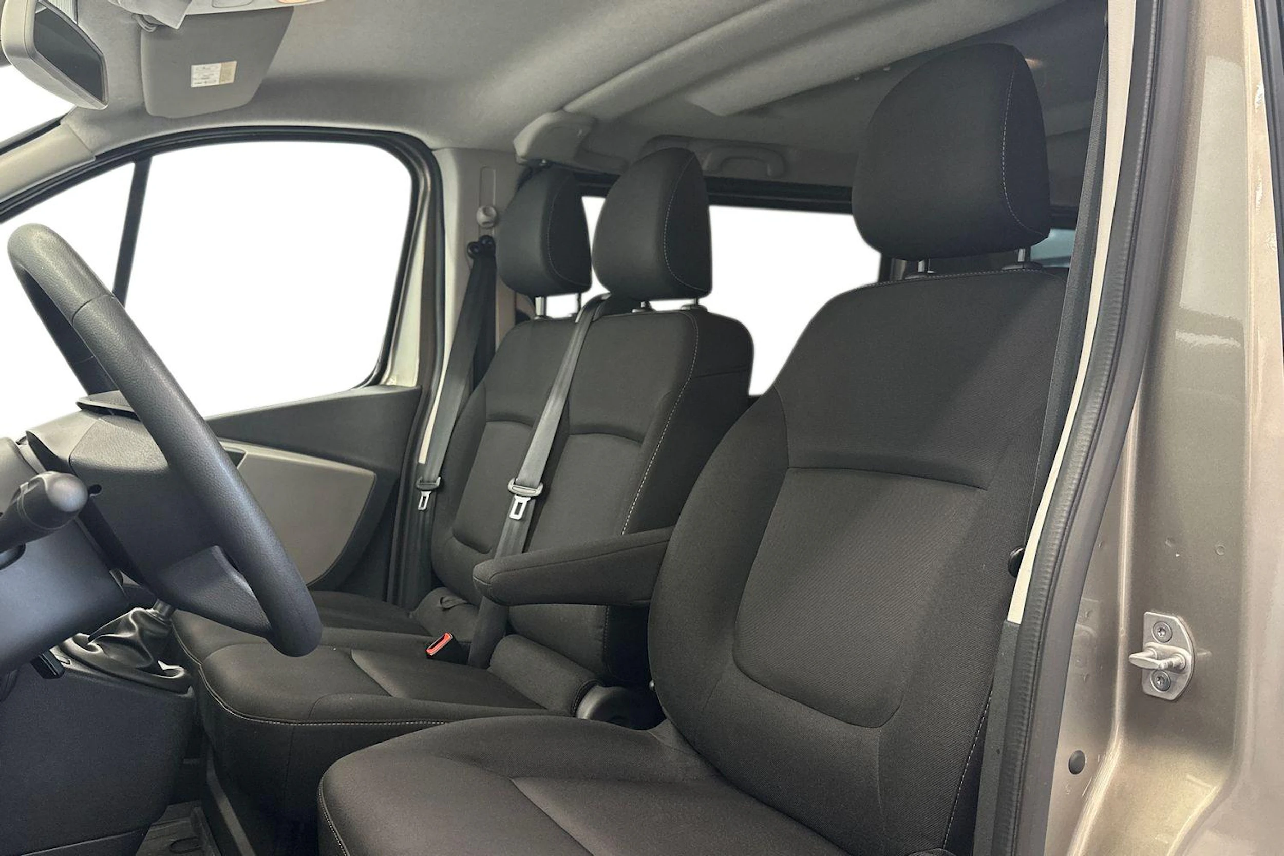 ruskea (beige) Renault Trafic 2016 kuva 8.