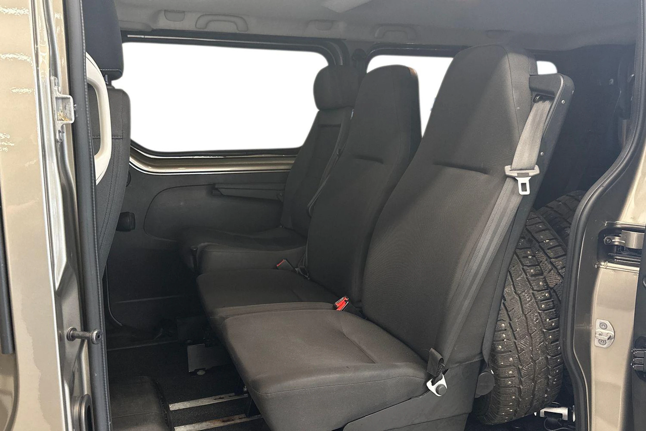 ruskea (beige) Renault Trafic 2016 kuva 9.