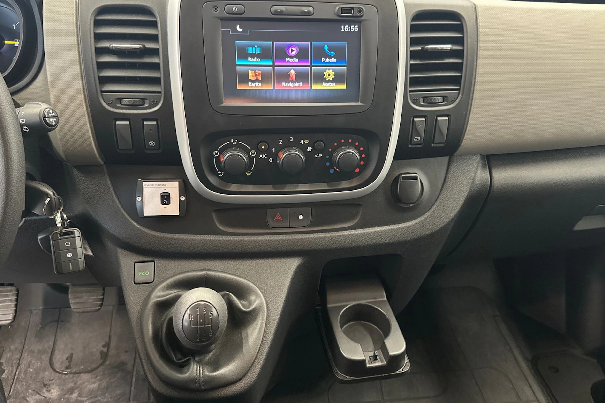 ruskea (beige) Renault Trafic 2016 kuva 13.