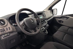valkoinen Renault Trafic 2017 kuva 6.