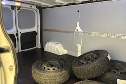 valkoinen Renault Trafic 2017 kuva 19.