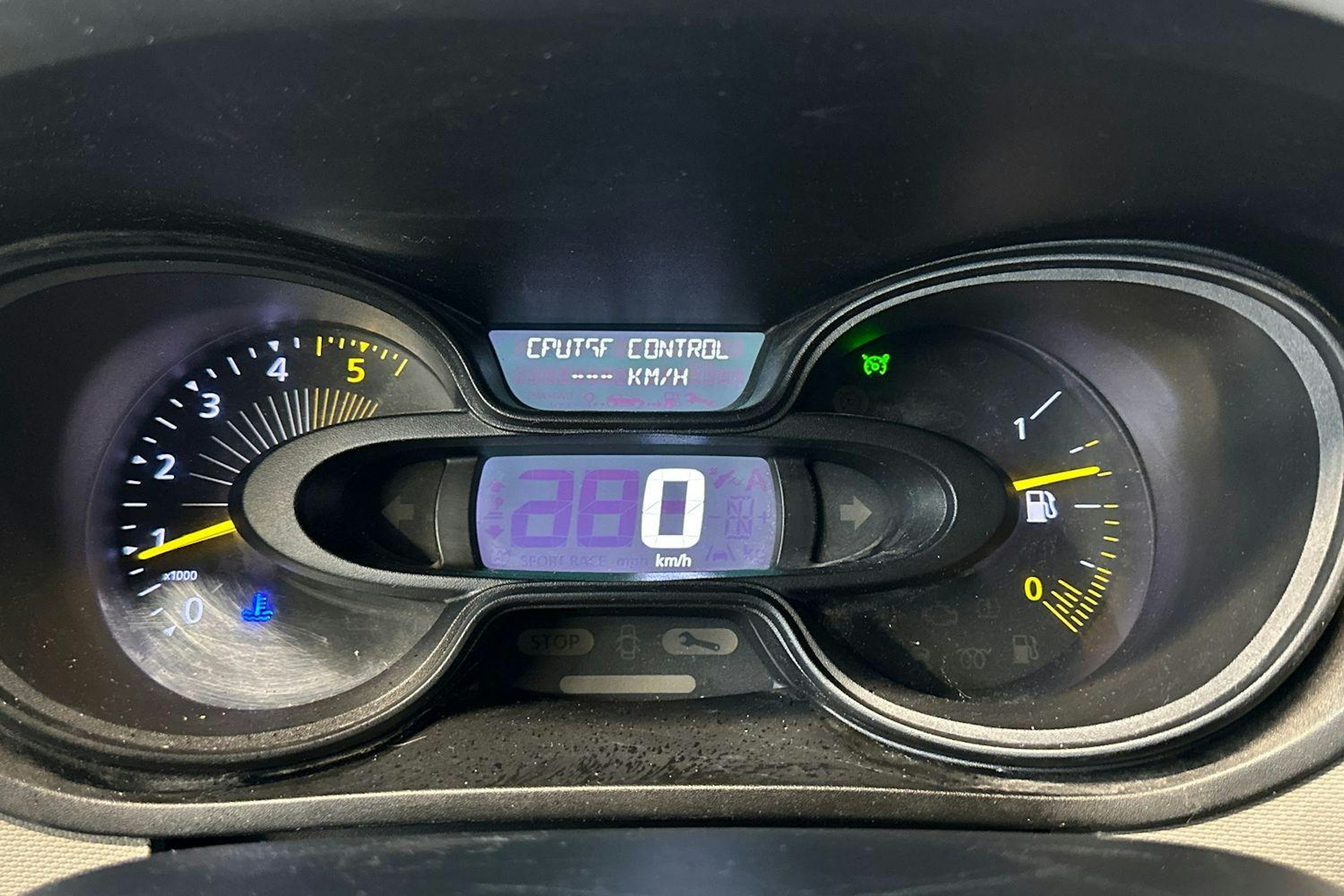 valkoinen Renault Trafic 2017 kuva 8.
