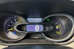 valkoinen Renault Trafic 2017 kuva 8.