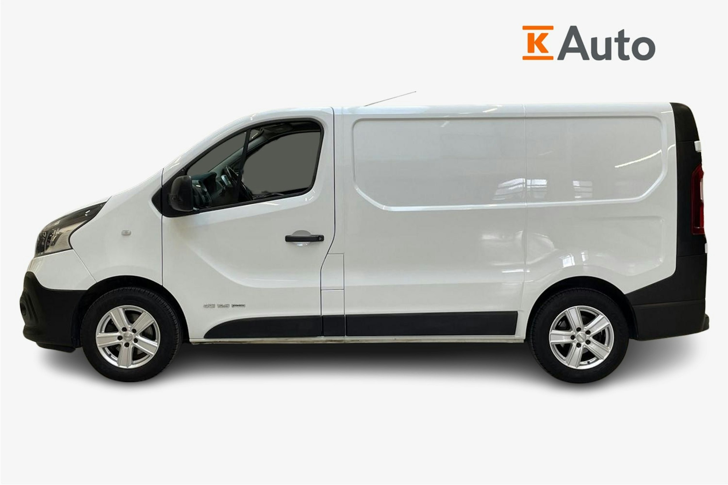 valkoinen Renault Trafic 2017 kuva 6.