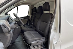 valkoinen Renault Trafic 2017 kuva 7.