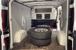 valkoinen Renault Trafic 2017 kuva 15.