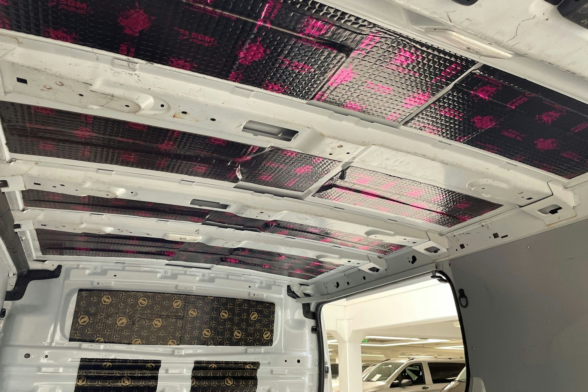 valkoinen Renault Trafic 2017 kuva 16.