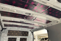 valkoinen Renault Trafic 2017 kuva 16.