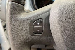 valkoinen Renault Trafic 2017 kuva 19.