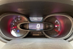 valkoinen Renault Trafic 2017 kuva 21.