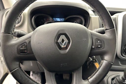 Valkoinen Renault Trafic 2017 kuva 15.