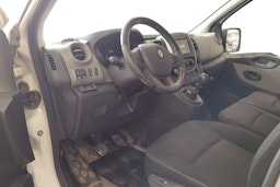 Valkoinen Renault Trafic 2018 kuva 3.