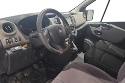 valkoinen Renault Trafic 2018 kuva 8.