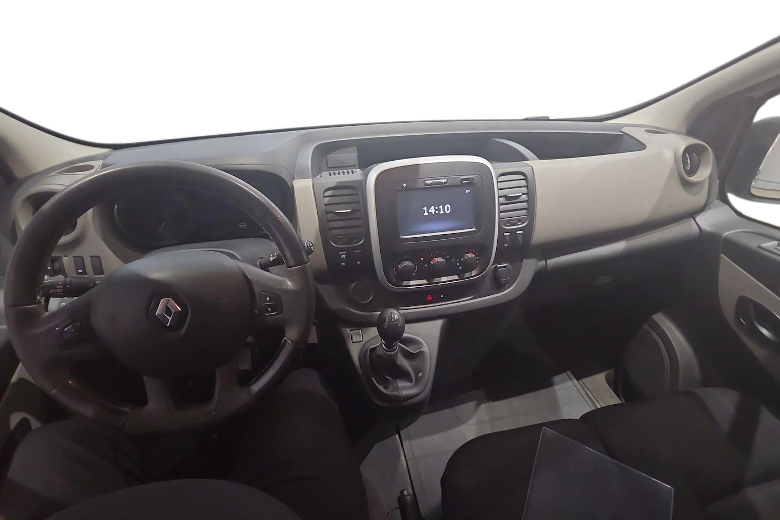 valkoinen Renault Trafic 2018 kuva 9.