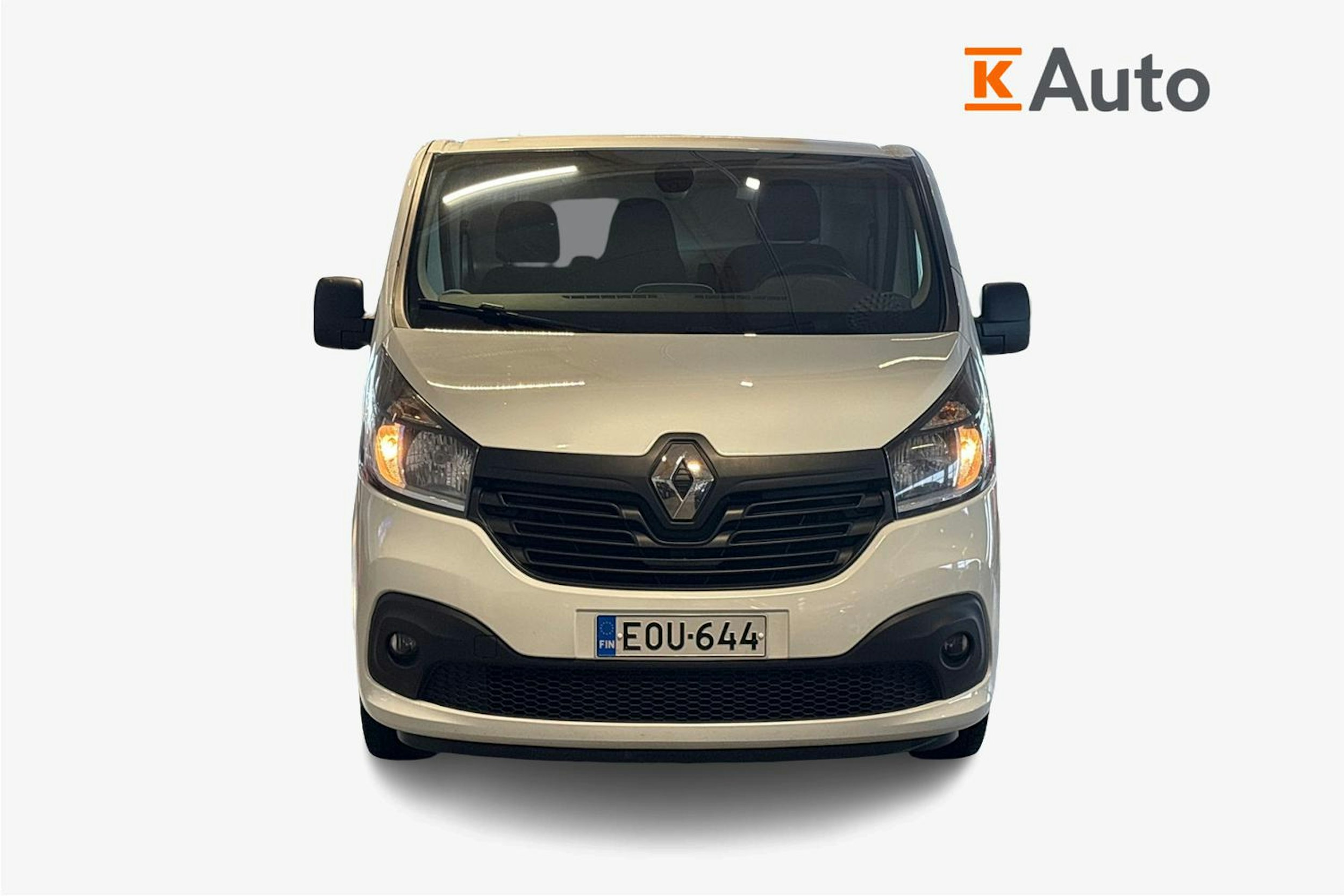 Valkoinen Renault Trafic 2018 kuva 5.