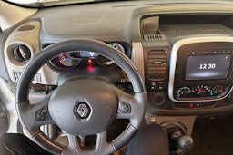 Valkoinen Renault Trafic 2018 kuva 9.