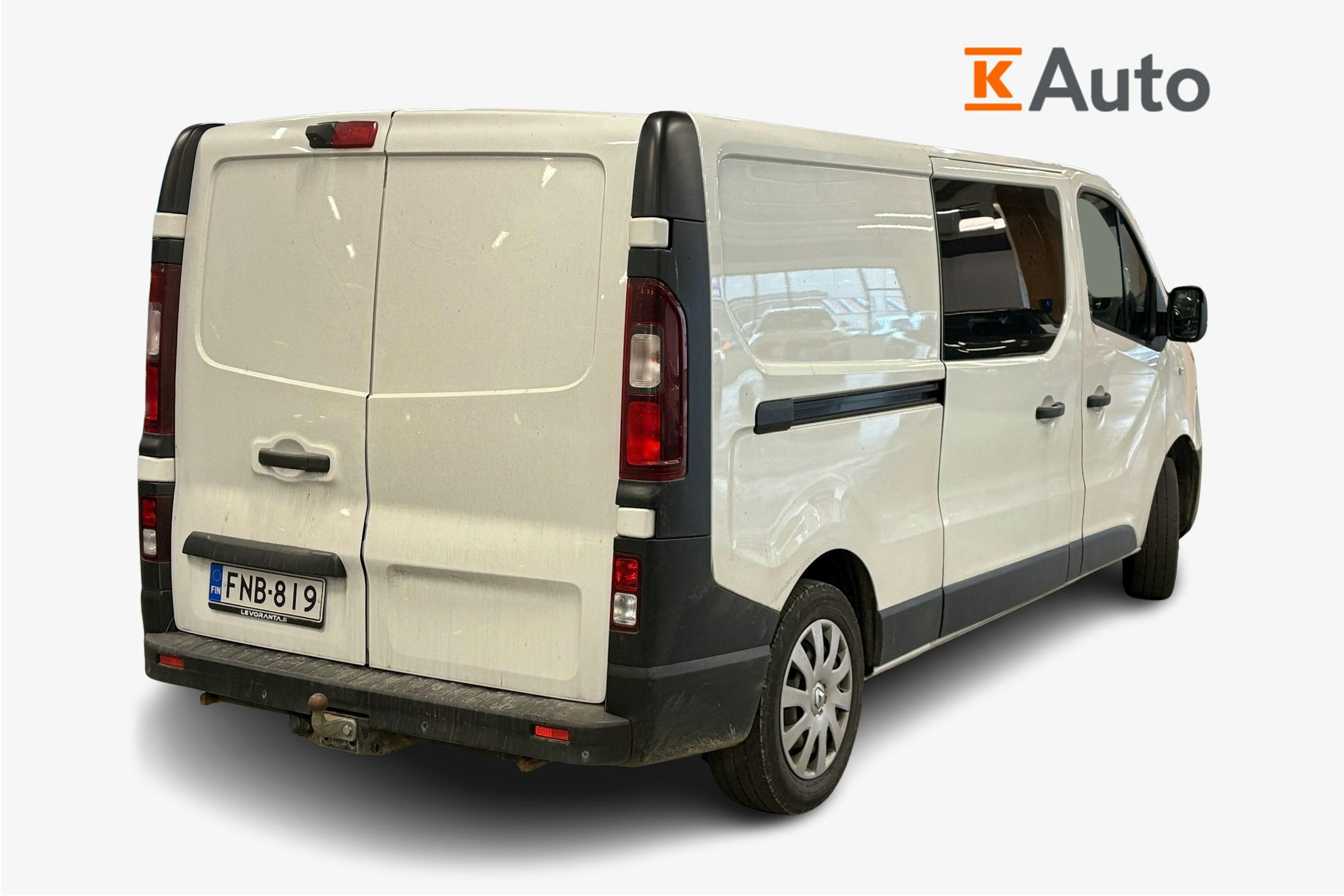 valkoinen Renault Trafic 2018 kuva 2.