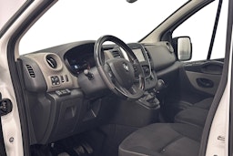 valkoinen Renault Trafic 2018 kuva 6.