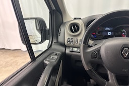 valkoinen Renault Trafic 2018 kuva 16.