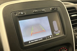 valkoinen Renault Trafic 2018 kuva 21.