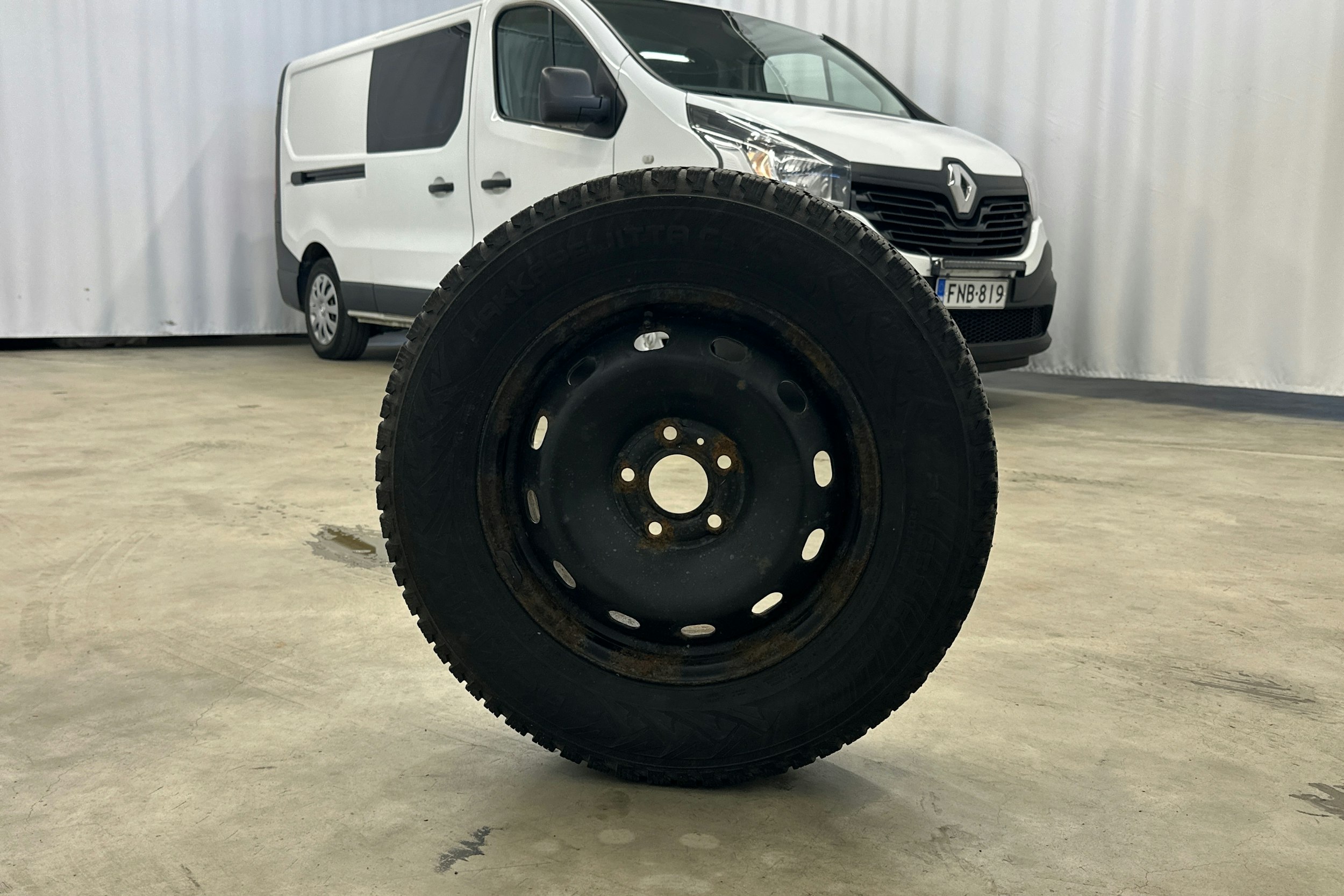 valkoinen Renault Trafic 2018 kuva 27.