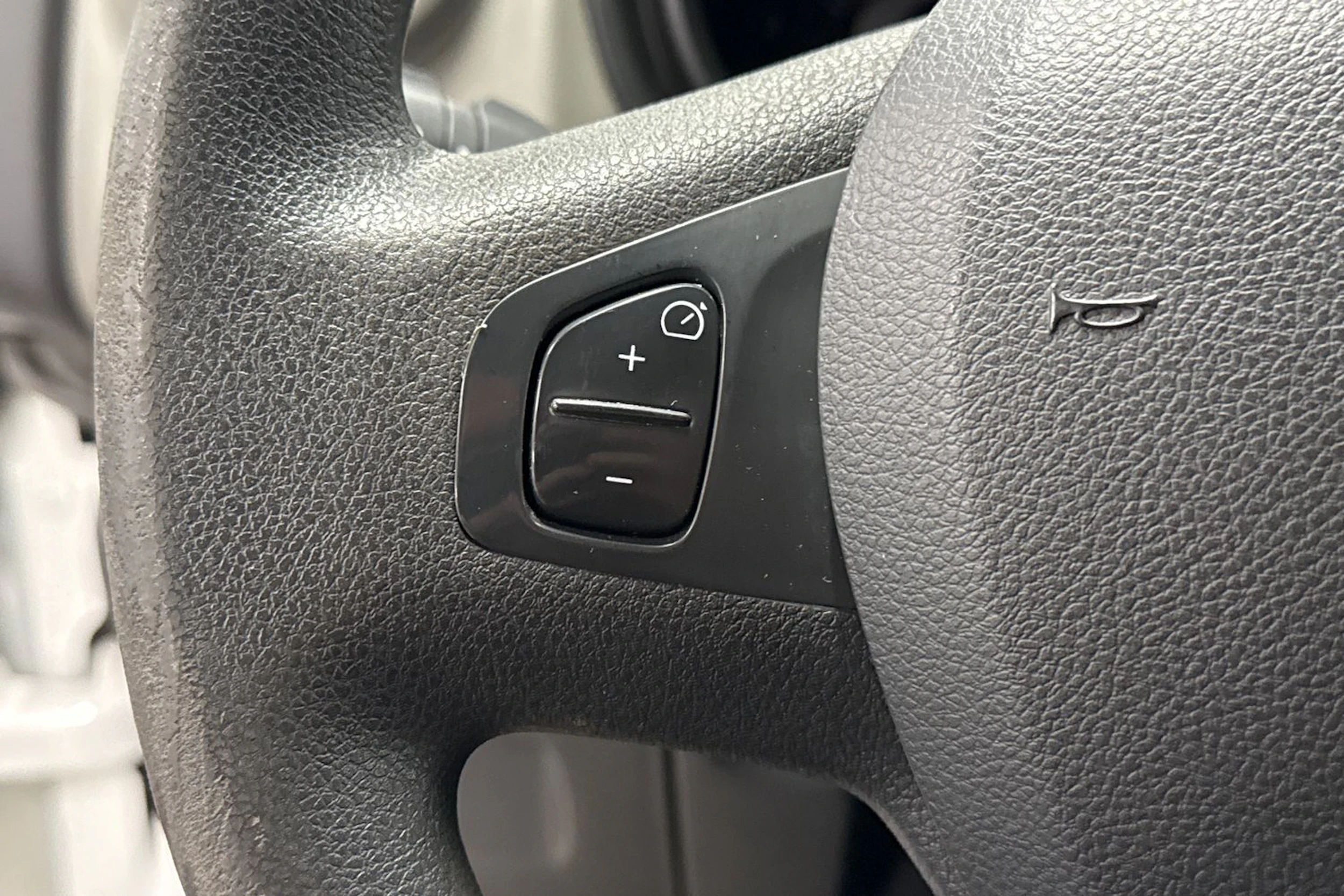 valkoinen Renault Trafic 2018 kuva 17.