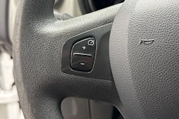 valkoinen Renault Trafic 2018 kuva 17.