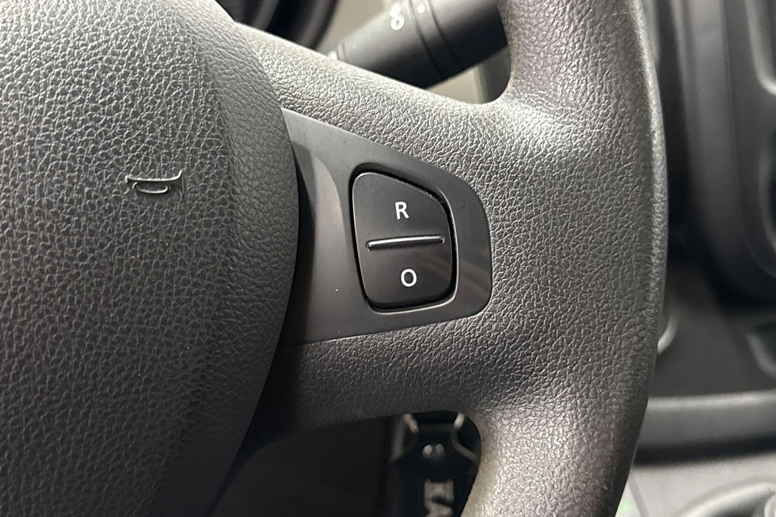 valkoinen Renault Trafic 2018 kuva 18.