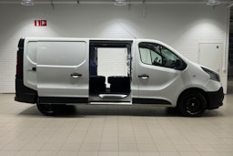 Valkoinen Renault Trafic 2018 kuva 16.