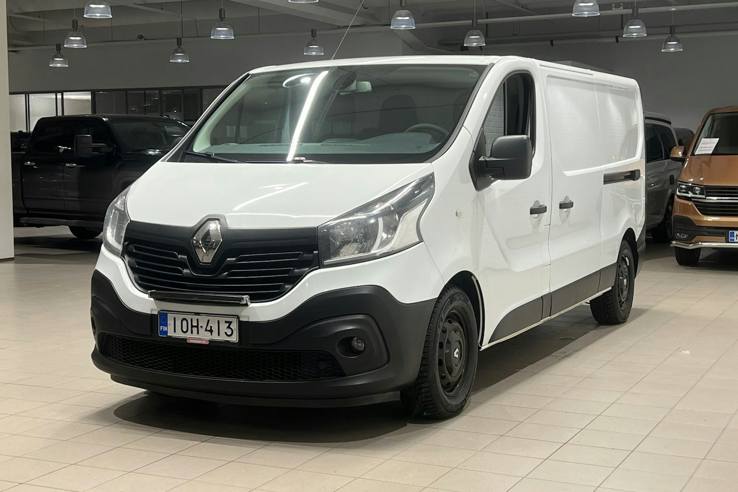 Valkoinen Renault Trafic 2018 kuva 19.
