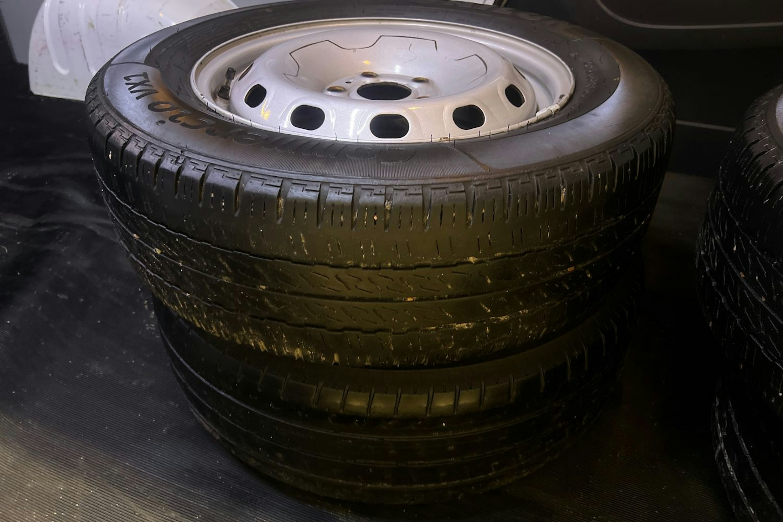 Valkoinen Renault Trafic 2018 kuva 21.