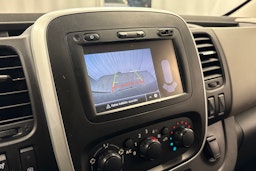 valkoinen Renault Trafic 2018 kuva 18.