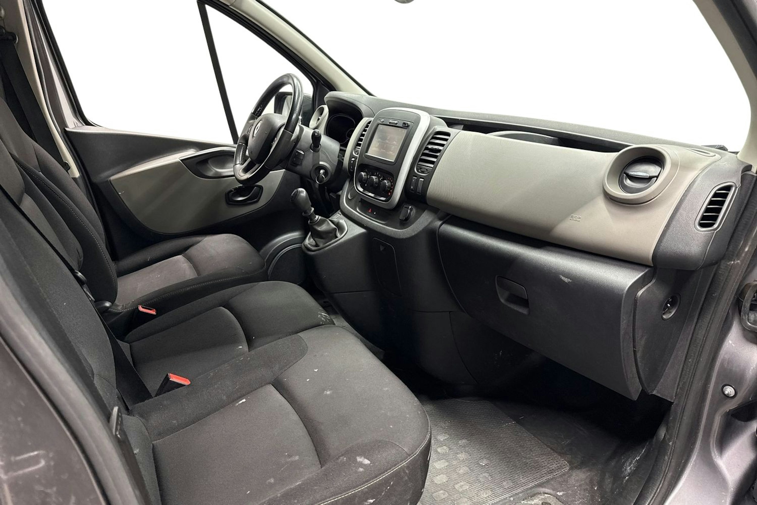 harmaa Renault Trafic 2018 kuva 10.