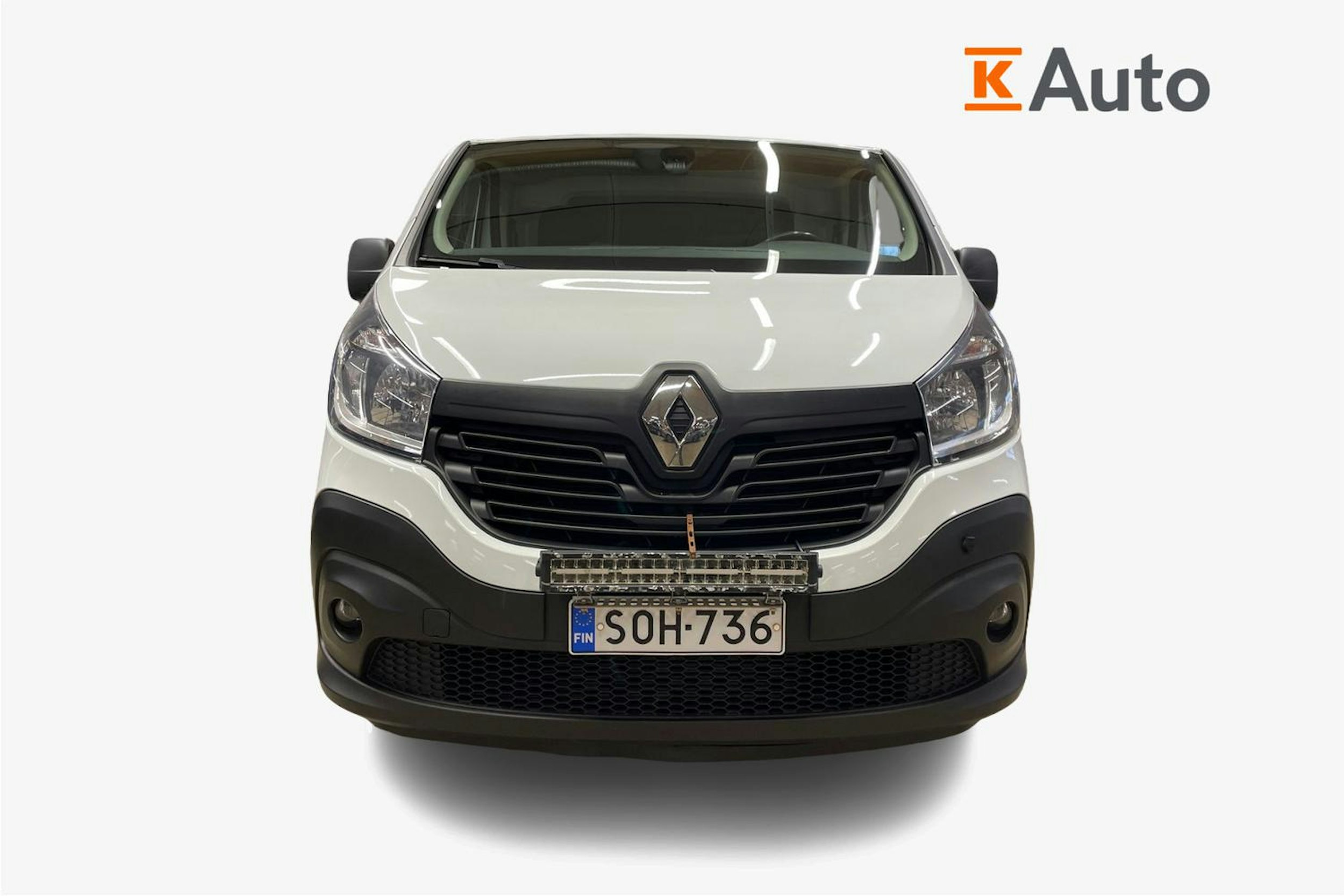 valkoinen Renault Trafic 2018 kuva 5.