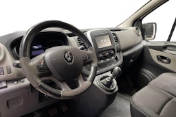 valkoinen Renault Trafic 2018 kuva 9.