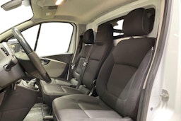 valkoinen Renault Trafic 2018 kuva 11.