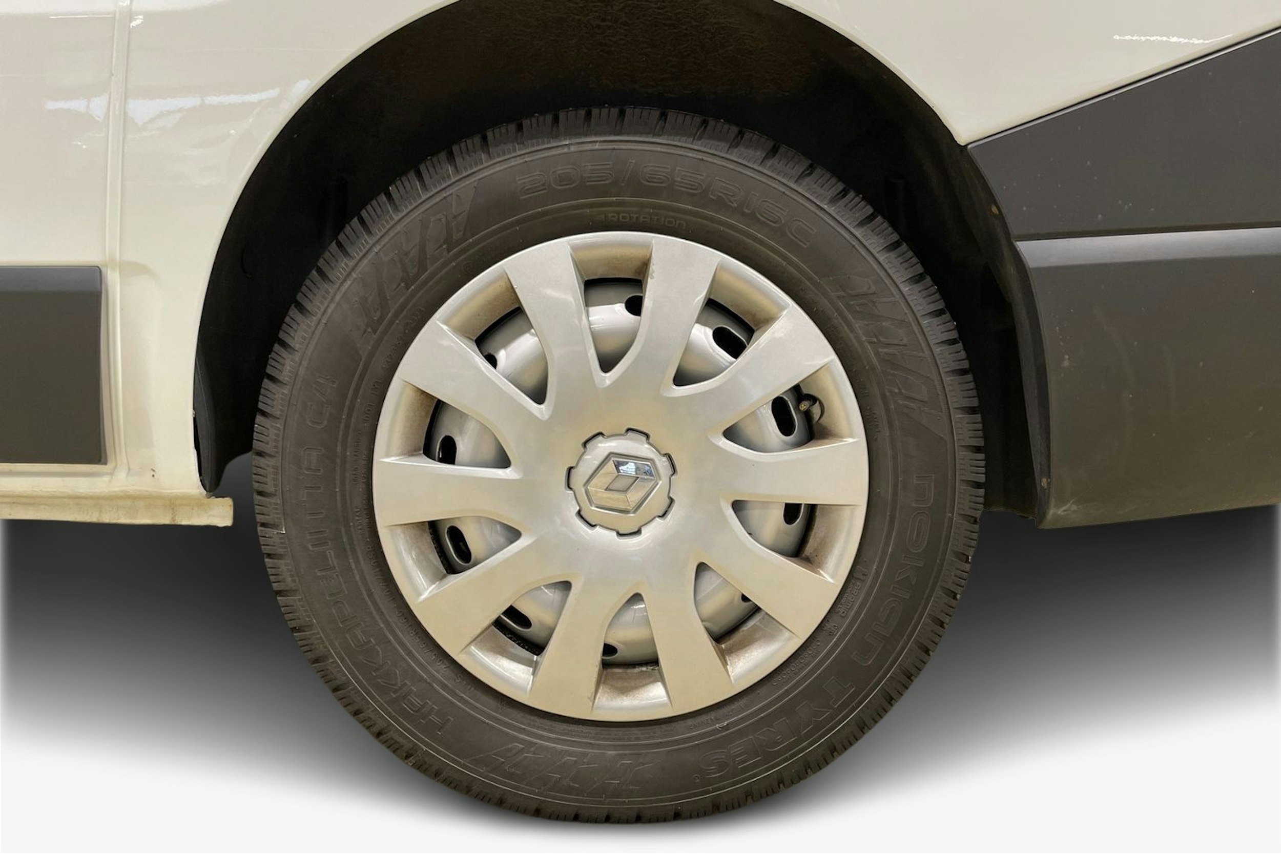 valkoinen Renault Trafic 2018 kuva 12.