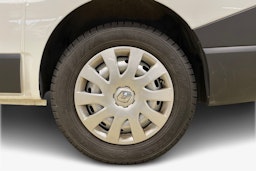 valkoinen Renault Trafic 2018 kuva 12.