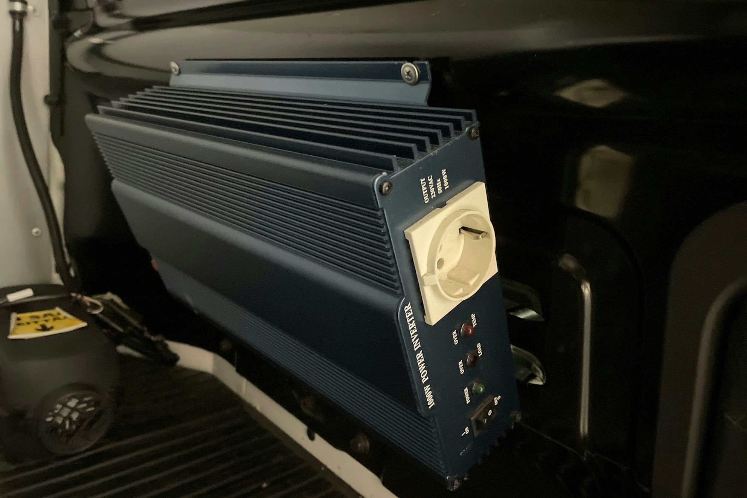 valkoinen Renault Trafic 2018 kuva 20.