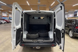 valkoinen Renault Trafic 2018 kuva 23.