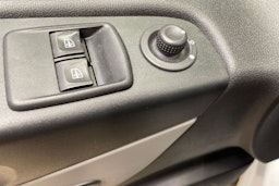 valkoinen Renault Trafic 2018 kuva 26.