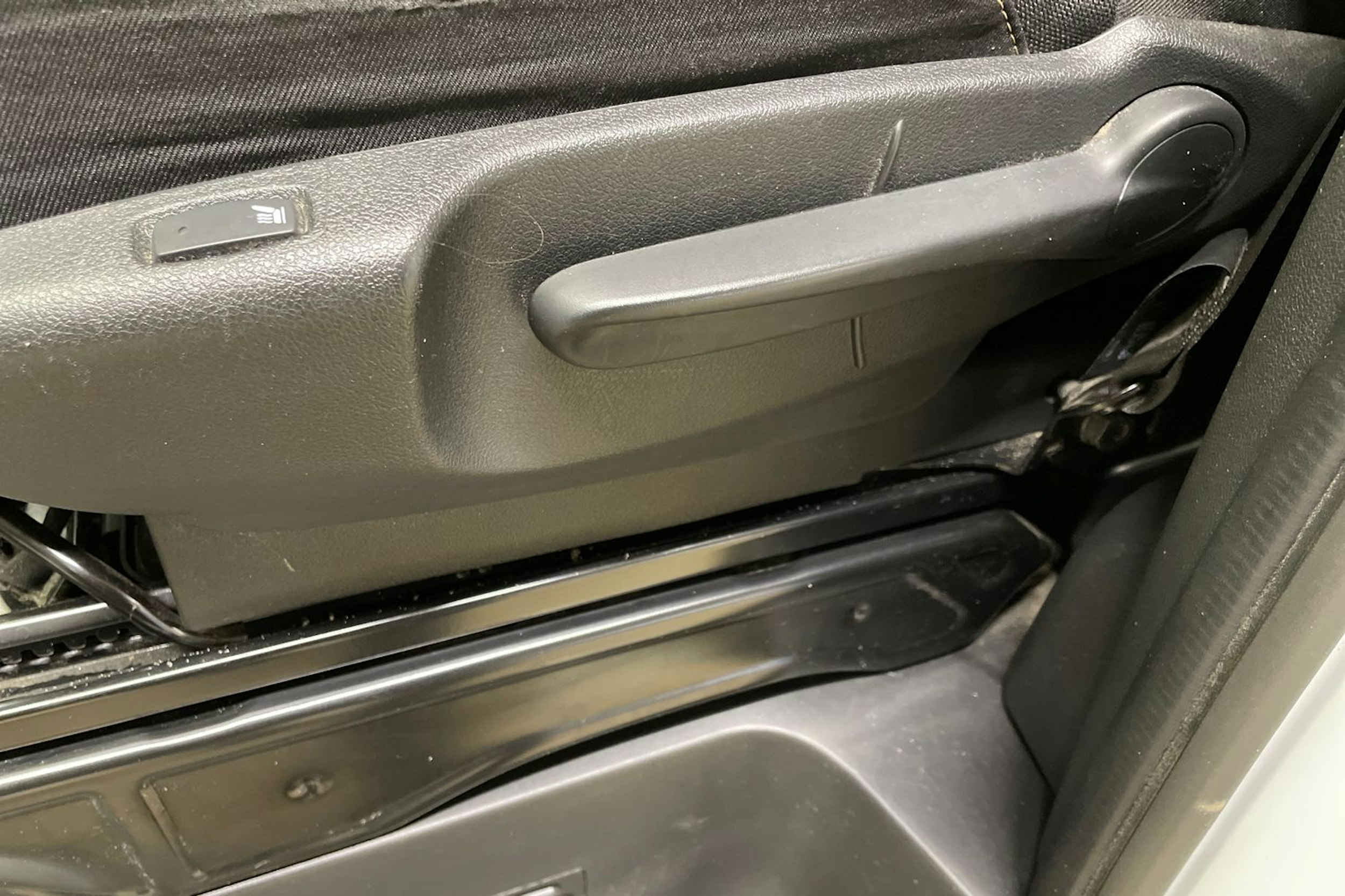 valkoinen Renault Trafic 2018 kuva 29.