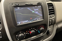 valkoinen Renault Trafic 2018 kuva 37.