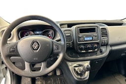 valkoinen Renault Trafic 2019 kuva 9.